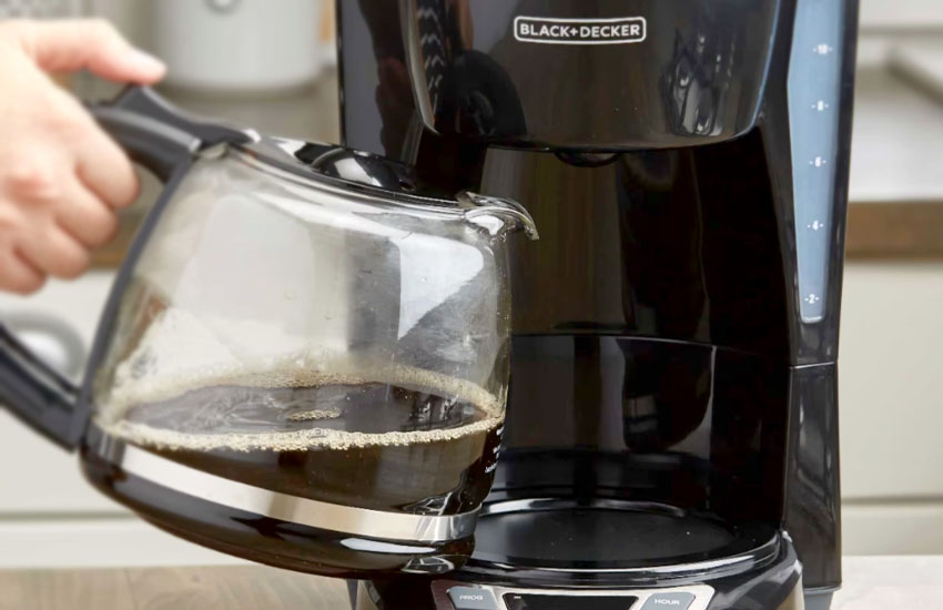 How to Clean Black and Decker Coffee Maker Without Auto Clean Button