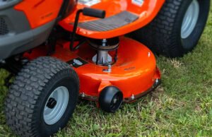 How to Clean a Lawn Mower Blade